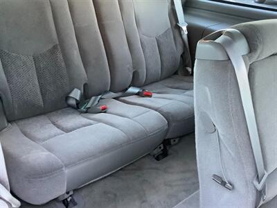 2005 Chevrolet Tahoe LS   - Photo 19 - Crest Hill, IL 60403