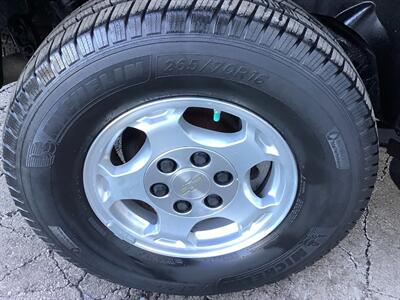 2005 Chevrolet Tahoe LS   - Photo 26 - Crest Hill, IL 60403