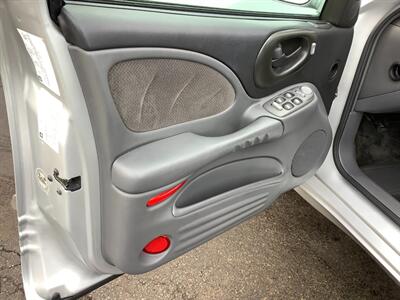 2003 Pontiac Bonneville SE - Photo 31 - Crest Hill, IL 60403