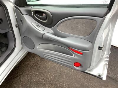 2003 Pontiac Bonneville SE - Photo 18 - Crest Hill, IL 60403