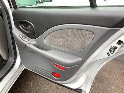 2003 Pontiac Bonneville SE - Photo 16 - Crest Hill, IL 60403