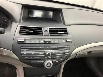 2009 Honda Accord EX-L V6 - Photo 14 - Crest Hill, IL 60403