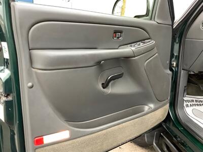 2004 Chevrolet Silverado 2500 Work Truck   - Photo 12 - Crest Hill, IL 60403