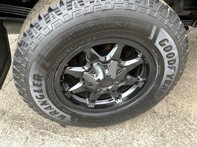 2004 Chevrolet Silverado 2500 Work Truck   - Photo 33 - Crest Hill, IL 60403