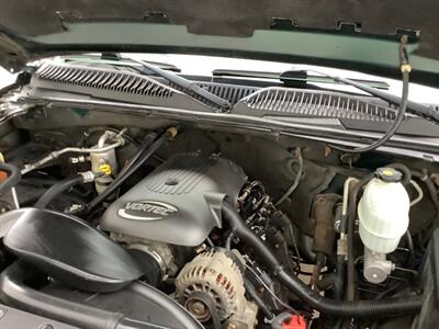 2004 Chevrolet Silverado 2500 Work Truck   - Photo 43 - Crest Hill, IL 60403