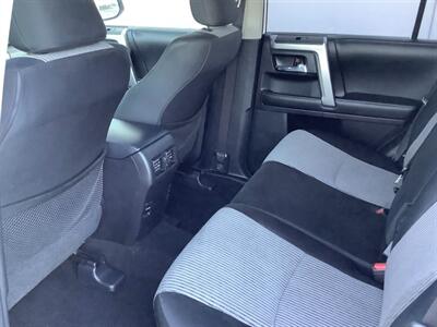 2014 Toyota 4Runner SR5   - Photo 30 - Crest Hill, IL 60403