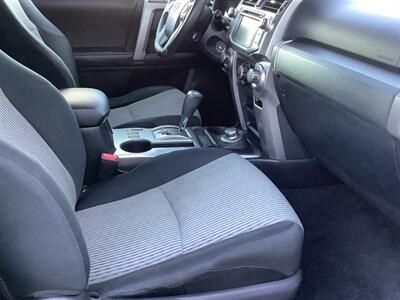 2014 Toyota 4Runner SR5   - Photo 35 - Crest Hill, IL 60403