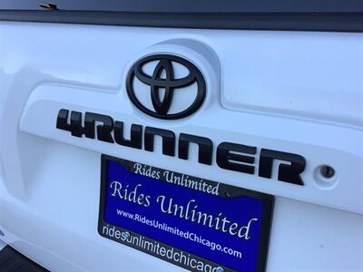 2014 Toyota 4Runner SR5   - Photo 40 - Crest Hill, IL 60403