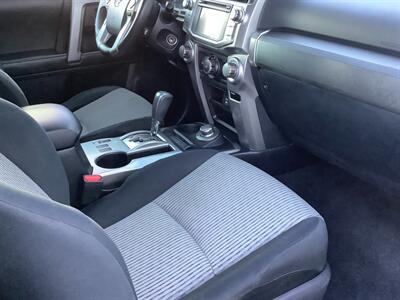 2014 Toyota 4Runner SR5   - Photo 36 - Crest Hill, IL 60403
