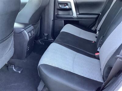 2014 Toyota 4Runner SR5   - Photo 29 - Crest Hill, IL 60403