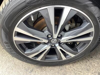 2017 Nissan Pathfinder Platinum - Photo 69 - Crest Hill, IL 60403