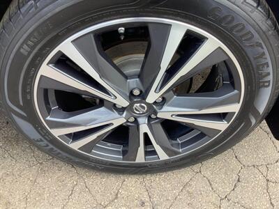 2017 Nissan Pathfinder Platinum - Photo 71 - Crest Hill, IL 60403