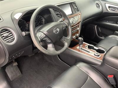 2017 Nissan Pathfinder Platinum - Photo 24 - Crest Hill, IL 60403