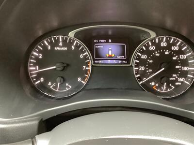 2017 Nissan Pathfinder Platinum - Photo 20 - Crest Hill, IL 60403