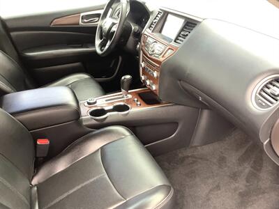 2017 Nissan Pathfinder Platinum - Photo 54 - Crest Hill, IL 60403