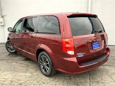 2016 Dodge Grand Caravan American Value Packa   - Photo 4 - Crest Hill, IL 60403