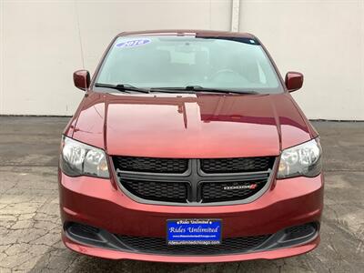 2016 Dodge Grand Caravan American Value Packa   - Photo 11 - Crest Hill, IL 60403