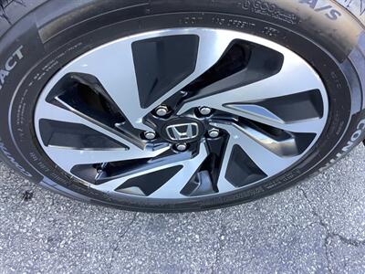 2017 Honda Civic LX - Photo 10 - Crest Hill, IL 60403