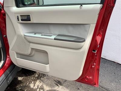 2010 Ford Escape XLT   - Photo 23 - Crest Hill, IL 60403