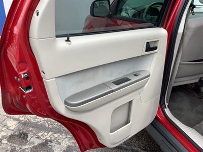2010 Ford Escape XLT   - Photo 19 - Crest Hill, IL 60403