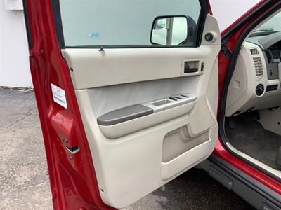 2010 Ford Escape XLT   - Photo 10 - Crest Hill, IL 60403