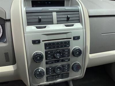 2010 Ford Escape XLT   - Photo 14 - Crest Hill, IL 60403