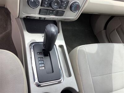 2010 Ford Escape XLT   - Photo 15 - Crest Hill, IL 60403