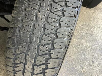 2001 Chevrolet Tahoe LS - Photo 17 - Crest Hill, IL 60403