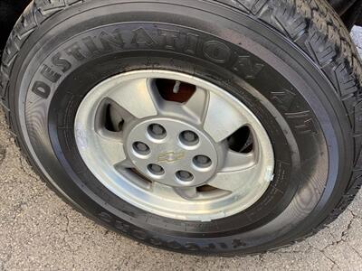 2001 Chevrolet Tahoe LS - Photo 16 - Crest Hill, IL 60403