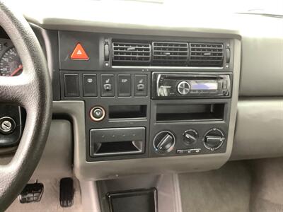 2002 Volkswagen EuroVan MV   - Photo 19 - Crest Hill, IL 60403