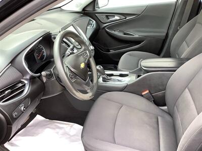2018 Chevrolet Malibu LT   - Photo 14 - Crest Hill, IL 60403