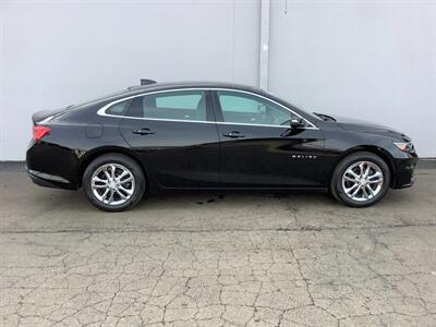 2018 Chevrolet Malibu LT   - Photo 7 - Crest Hill, IL 60403