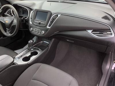 2018 Chevrolet Malibu LT   - Photo 30 - Crest Hill, IL 60403