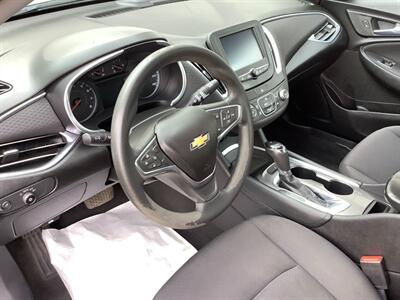 2018 Chevrolet Malibu LT   - Photo 15 - Crest Hill, IL 60403