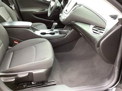 2018 Chevrolet Malibu LT   - Photo 29 - Crest Hill, IL 60403