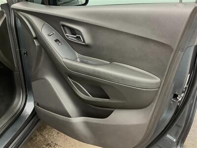 2016 Chevrolet Trax LS - Photo 30 - Crest Hill, IL 60403