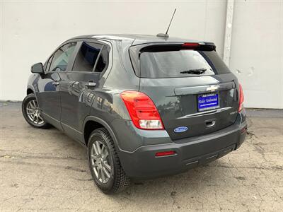 2016 Chevrolet Trax LS - Photo 4 - Crest Hill, IL 60403