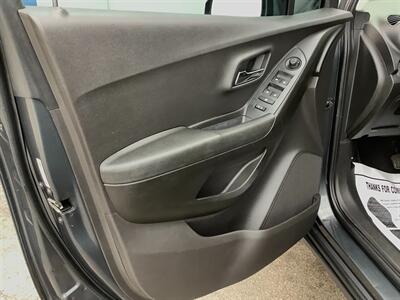 2016 Chevrolet Trax LS - Photo 16 - Crest Hill, IL 60403