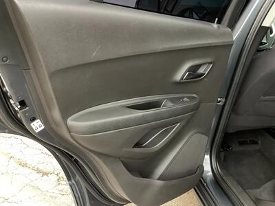 2016 Chevrolet Trax LS - Photo 27 - Crest Hill, IL 60403
