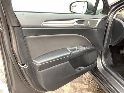 2018 Ford Fusion SE - Photo 14 - Crest Hill, IL 60403