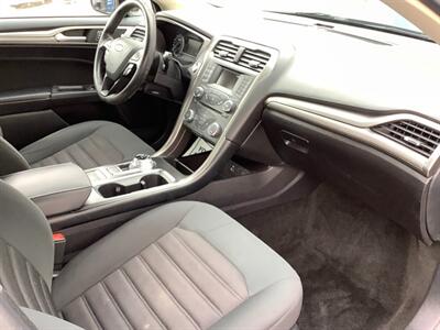 2018 Ford Fusion SE - Photo 29 - Crest Hill, IL 60403