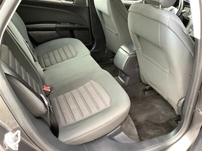 2018 Ford Fusion SE - Photo 27 - Crest Hill, IL 60403