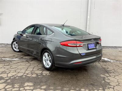 2018 Ford Fusion SE - Photo 4 - Crest Hill, IL 60403