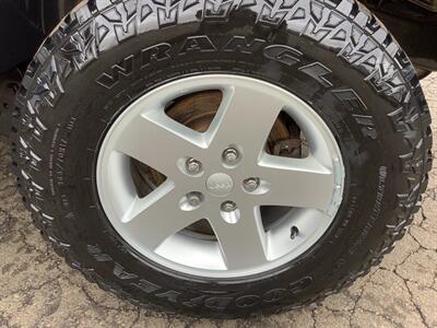 2014 Jeep Wrangler Sport - Photo 38 - Crest Hill, IL 60403