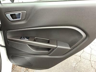 2014 Ford Fiesta SE   - Photo 26 - Crest Hill, IL 60403