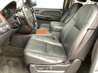 2008 Chevrolet Tahoe LTZ   - Photo 15 - Crest Hill, IL 60403