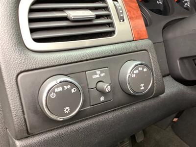 2008 Chevrolet Tahoe LTZ   - Photo 17 - Crest Hill, IL 60403