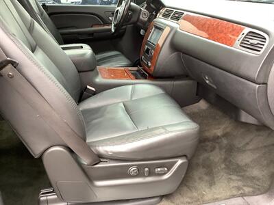 2008 Chevrolet Tahoe LTZ   - Photo 26 - Crest Hill, IL 60403