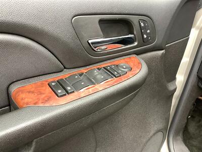 2008 Chevrolet Tahoe LTZ   - Photo 14 - Crest Hill, IL 60403