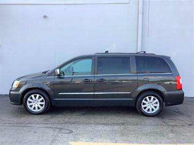 2011 Chrysler Town & Country Touring-L   - Photo 3 - Crest Hill, IL 60403